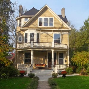 Front porch with curved railings