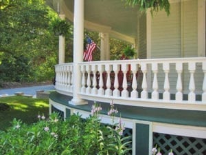 Curved porch rail