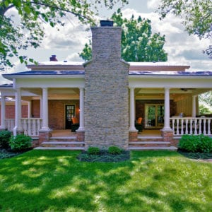 Coverd patio railing and columns