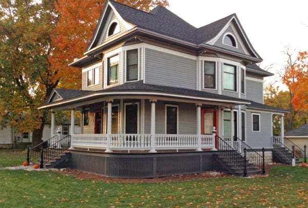 Victorian porch with rounded railing