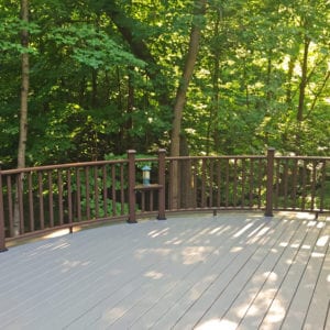 Curved deck railing