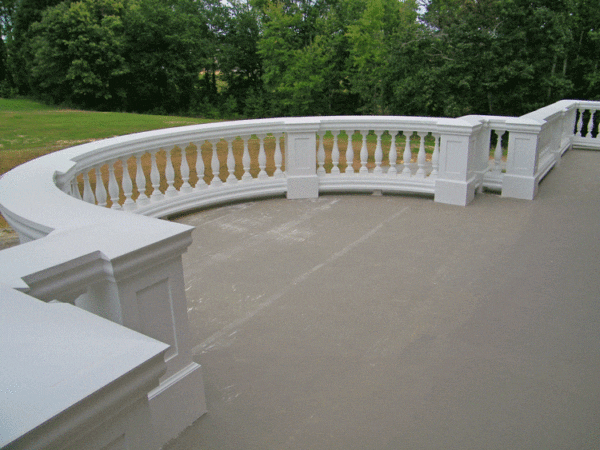 Covered porch rooftop railing, curved