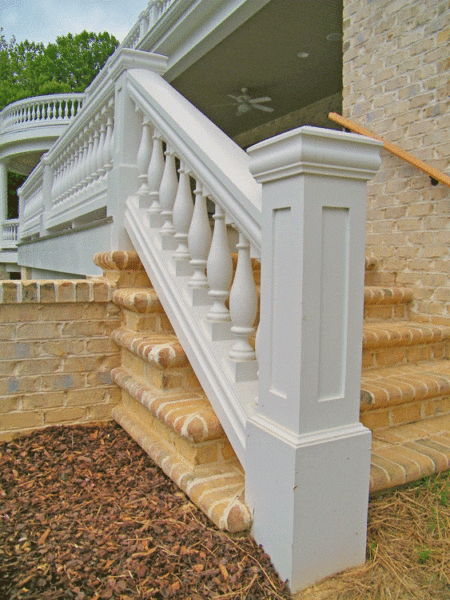 Synthetic robust porch railing going down stairs
