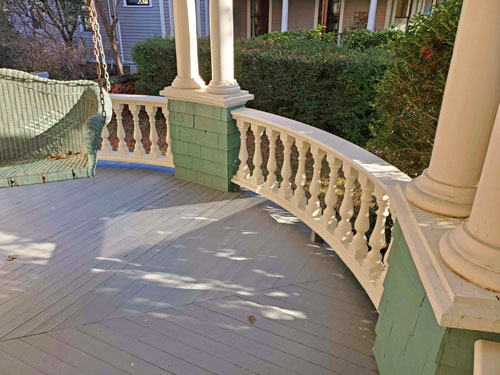 Curved porch railing
