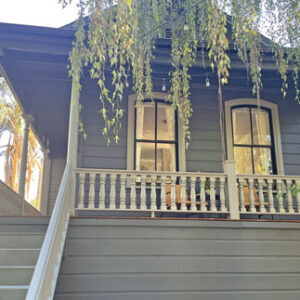 outdoor railing spindles